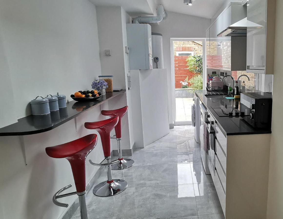 Luxury London Garden Home Sleep 7, 2 Mins To Metro Exterior photo