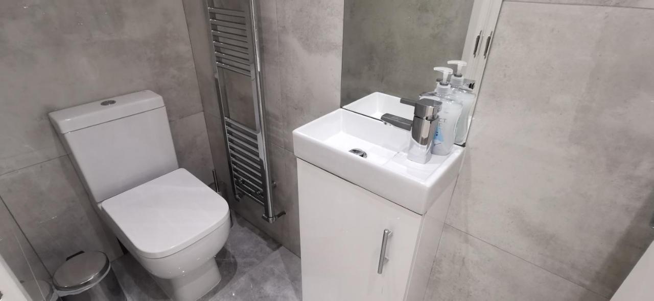 Luxury London Garden Home Sleep 7, 2 Mins To Metro Exterior photo